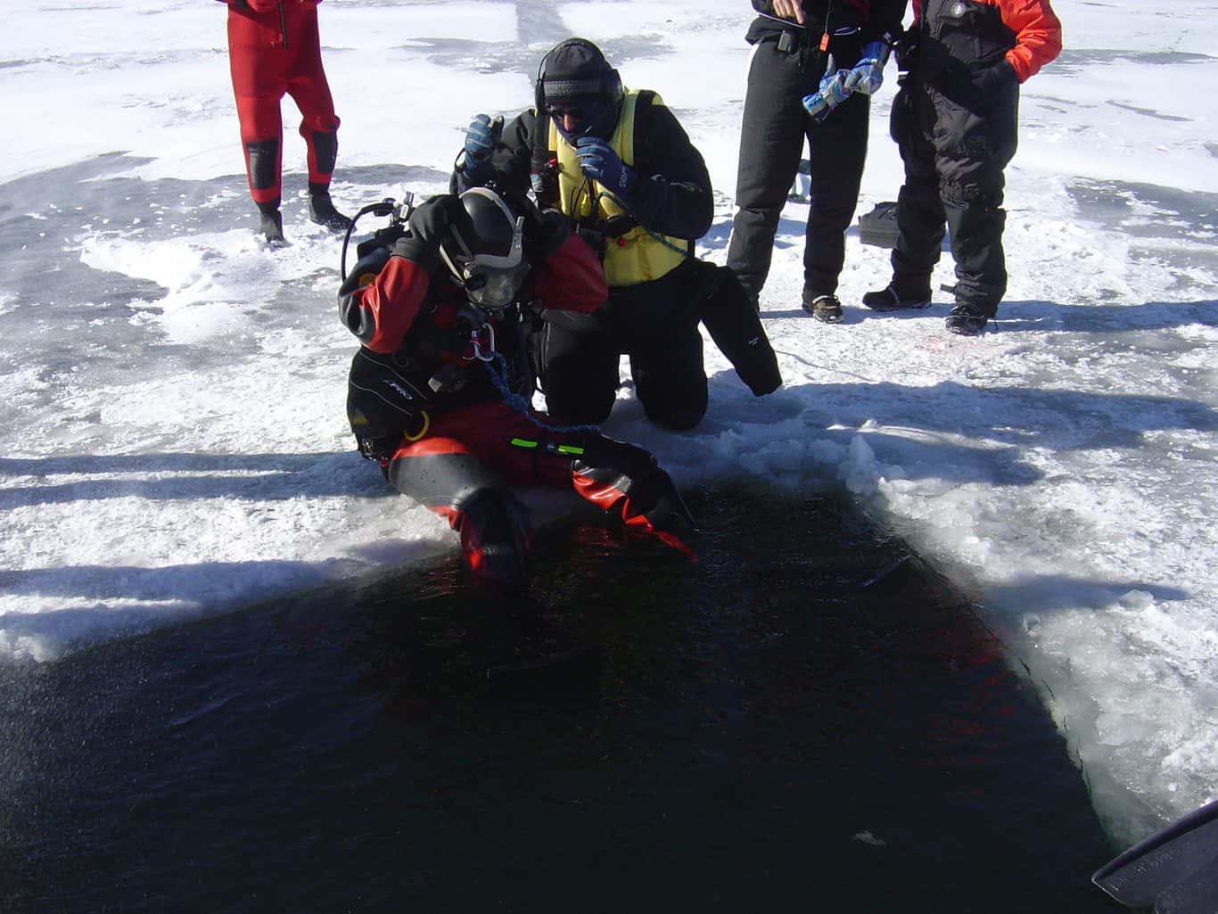 Ice Diving, Ice Diving Operations
